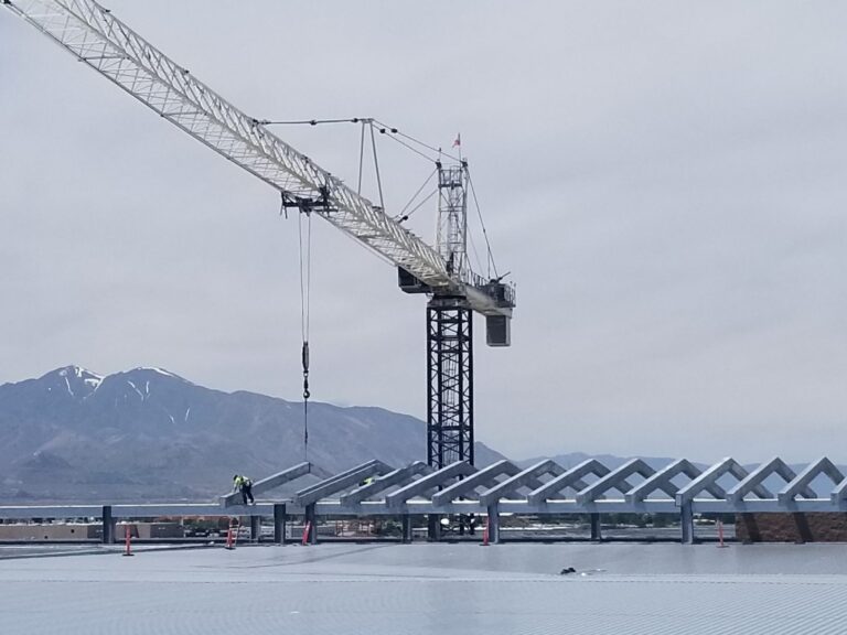1 Placing the galvanized trusses on top of the SLC Airport parking garage 768x576