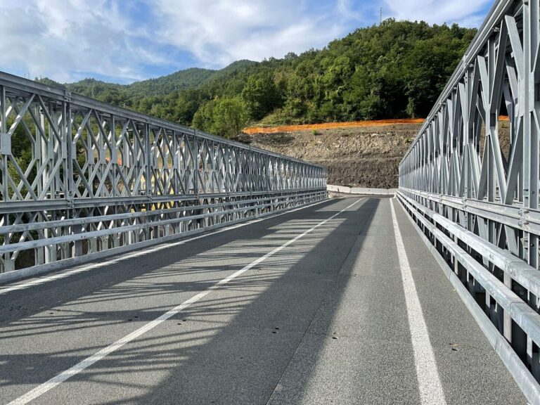 6a9fce6386e40dc2d05eb5b2 Acrow Temporary Bridge Trebbia Italy 1632 x 1224 1 1536x1152 1 768x576