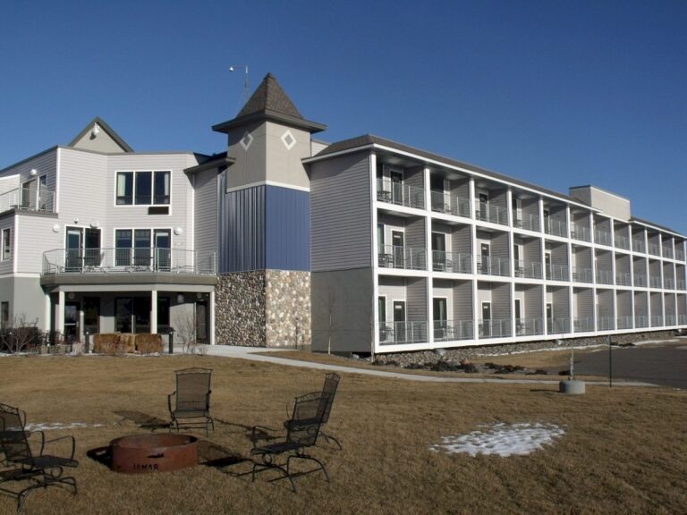 Park Point Marina Suites 768x576