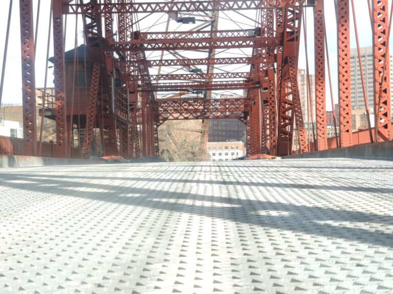 center street bridge 768x576